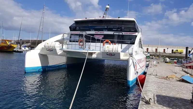 Navă de pasageri de vânzare