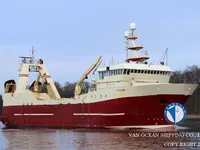 Nava de pescuit tip trauler de vânzare