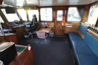 Nava de pescuit tip trauler de vânzare