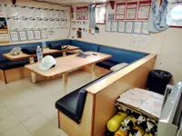 Ambarcațiune de debarcare, cu rezervoare de vânzare