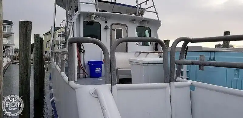 Nava de pescuit tip trauler de vânzare