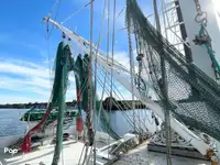 Nava de pescuit tip trauler de vânzare