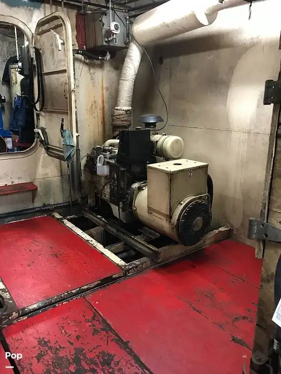 Nava de pescuit tip trauler de vânzare