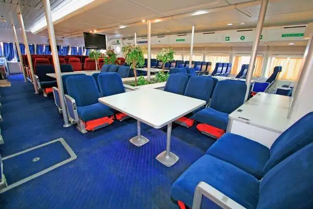 Catamaran de vânzare