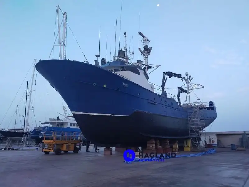Nava de pescuit cu linii lungi pentru ton de vânzare