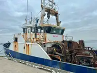 Nava de pescuit tip trauler de vânzare