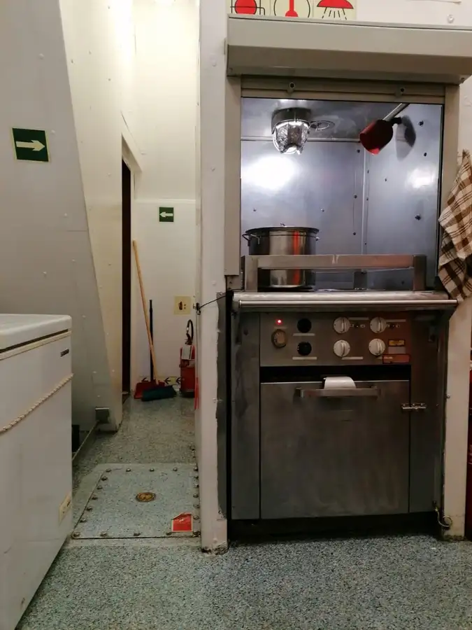 Navă de transport echipaj de vânzare