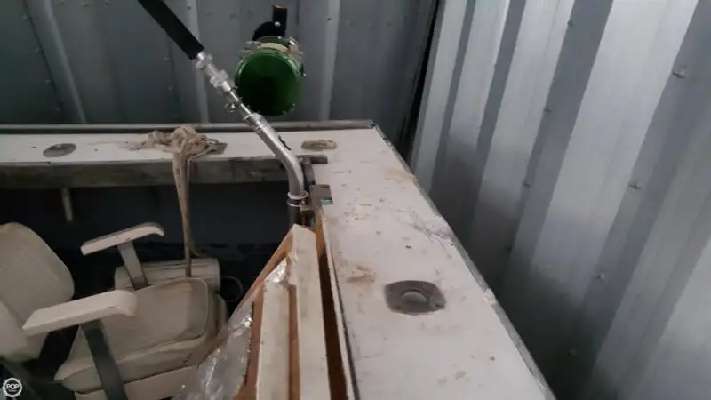 Nava de pescuit tip trauler de vânzare