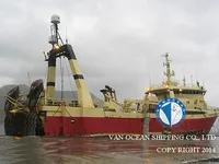 Nava de pescuit tip trauler de vânzare