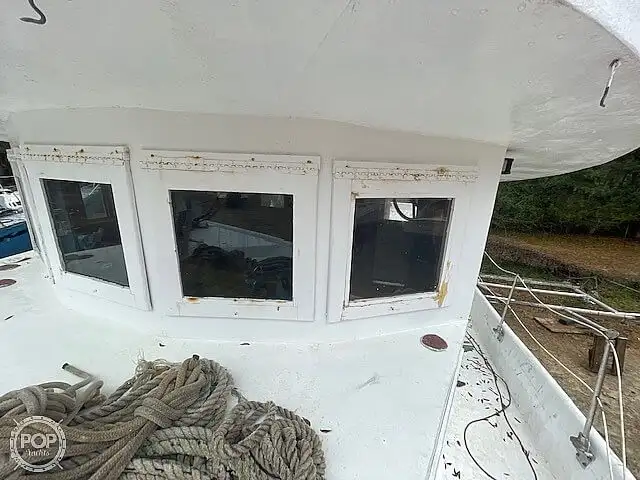 Nava de pescuit tip trauler de vânzare