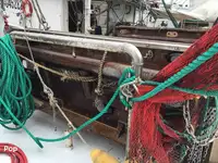 Nava de pescuit tip trauler de vânzare