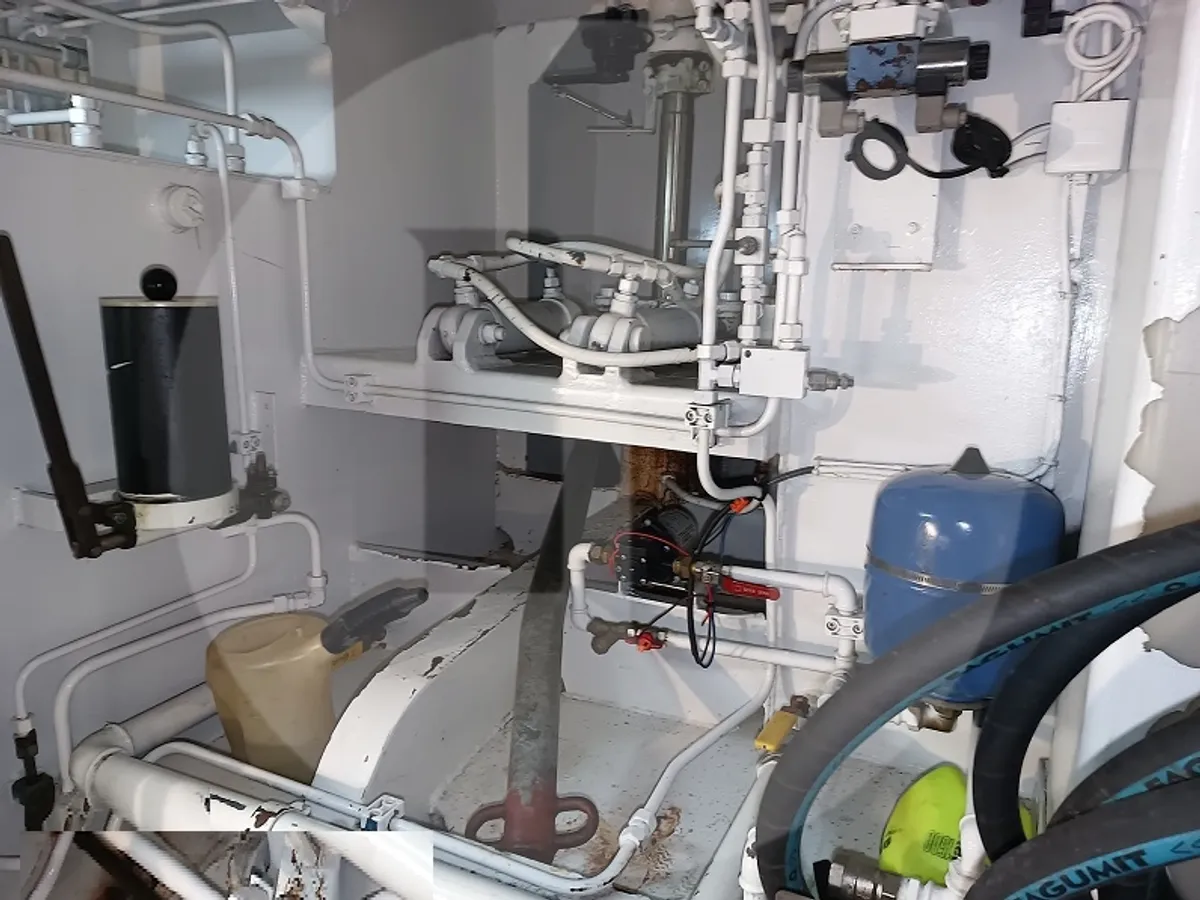 Nava transportoare de pește viu de vânzare