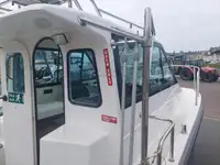 Nava de pescuit tip trauler de vânzare