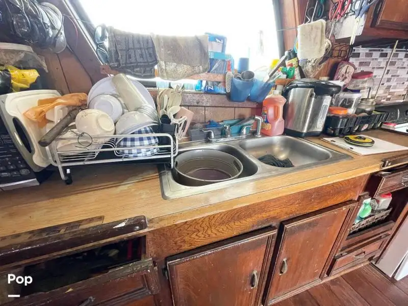 Nava de pescuit tip trauler de vânzare