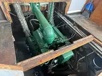 Nava de pescuit tip trauler de vânzare