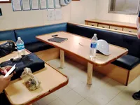 Ambarcațiune de debarcare, cu rezervoare de vânzare