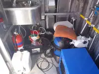 Ambarcațiune de debarcare, cu rezervoare de vânzare