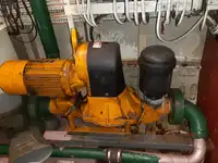 Nava de pescuit tip trauler de vânzare