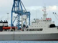 Nava de pescuit tip trauler de vânzare