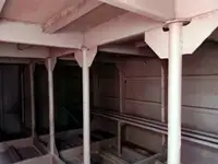 Ambarcațiune de debarcare, cu rezervoare de vânzare