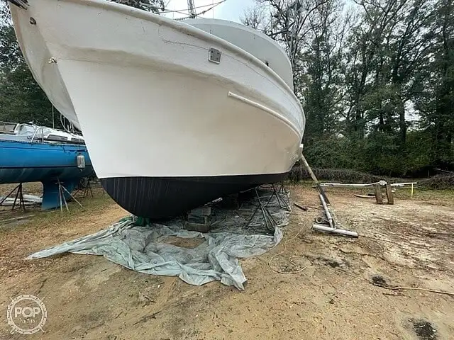 Nava de pescuit tip trauler de vânzare