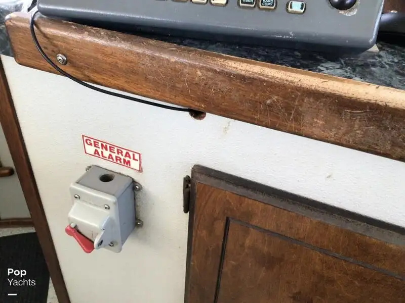 Nava de pescuit tip trauler de vânzare