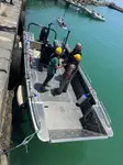 Ambarcațiune de debarcare, cu rezervoare de vânzare
