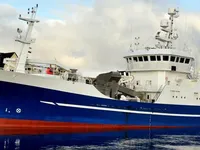 Nava de pescuit tip trauler de vânzare