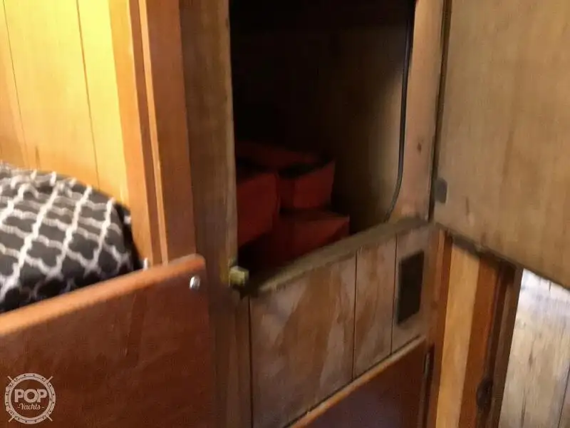 Nava de pescuit tip trauler de vânzare