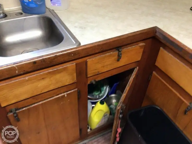Nava de pescuit tip trauler de vânzare