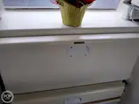 Șalupă de vânzare