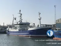 Nava de pescuit tip trauler de vânzare