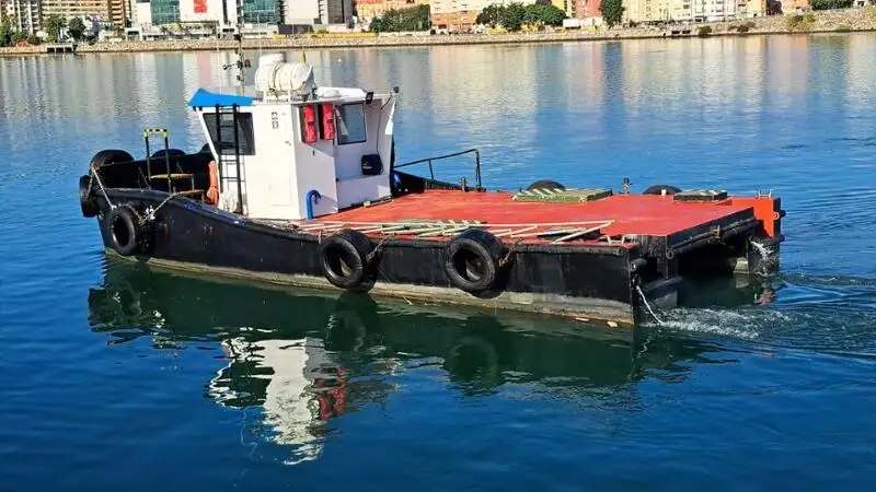 Ambarcațiuni de lucru de vânzare