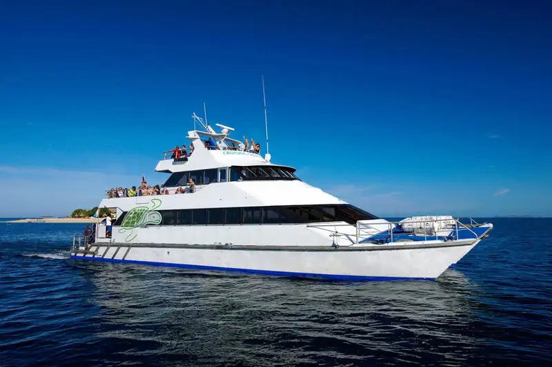 Catamaran de vânzare
