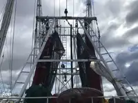 Nava de pescuit tip trauler de vânzare