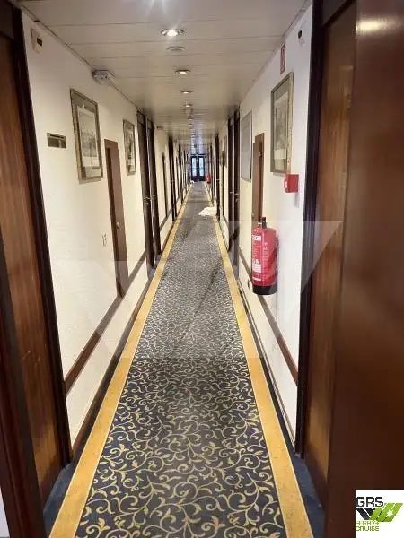 Navă de croazieră de vânzare