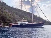 Iaht de vânzare