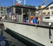 Nava de pescuit tip trauler de vânzare