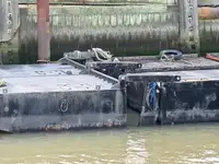 Ponton de vânzare