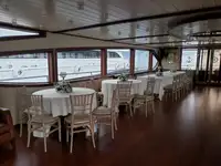 Navă de croazieră de vânzare
