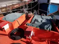 Nava de pescuit cu plase purseine de vânzare