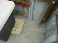 Nava de pescuit tip trauler de vânzare