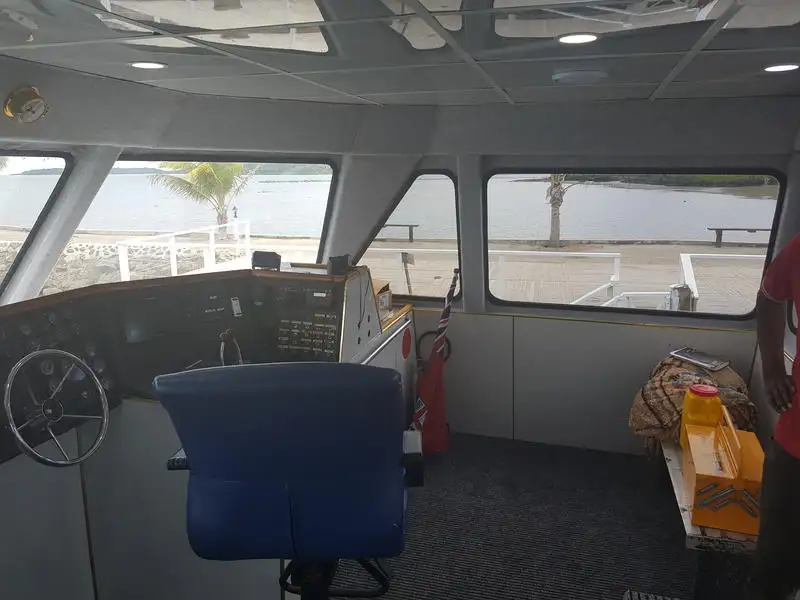 Șalupă de vânzare