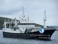 Nava de pescuit tip trauler de vânzare