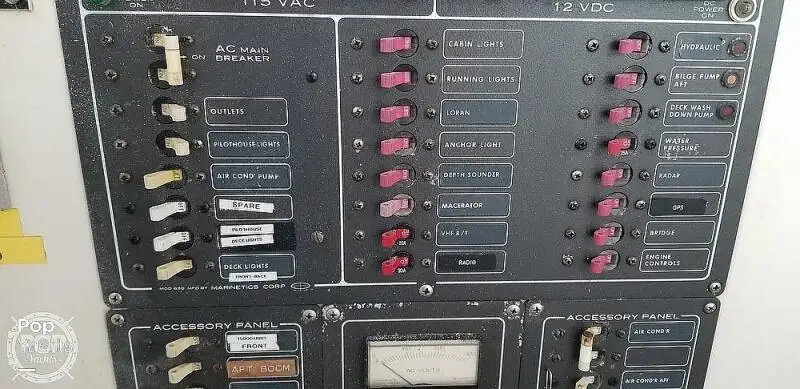 Nava de pescuit tip trauler de vânzare