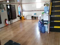 Ambarcațiune de debarcare, cu rezervoare de vânzare