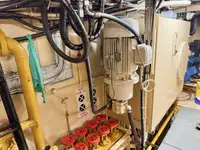 Nava de pescuit tip trauler de vânzare