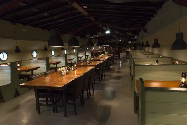Navă restaurant de vânzare