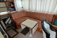 Nava de pescuit tip trauler de vânzare
