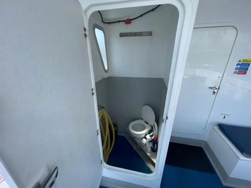 Catamaran de vânzare